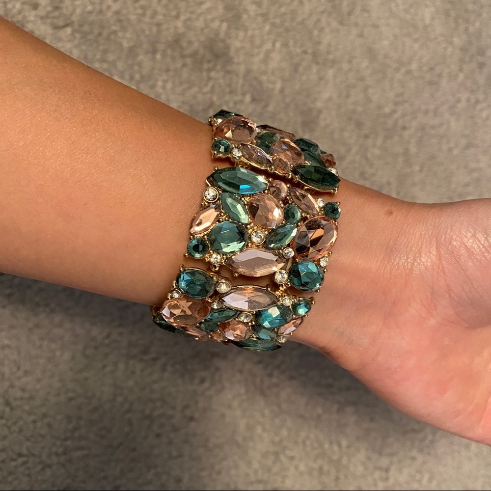 Costume jewelry bracelet